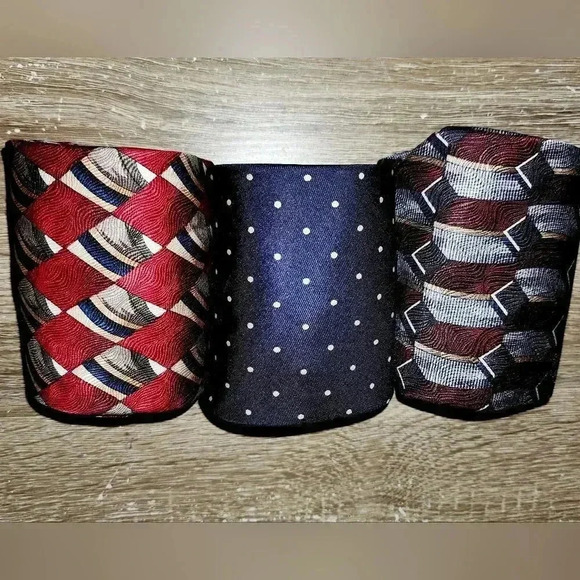 Lot of 3 Designer Silk Ties! Vintage Harve Benard + Pierre Cardin + J. Garcia - Picture 2 of 9